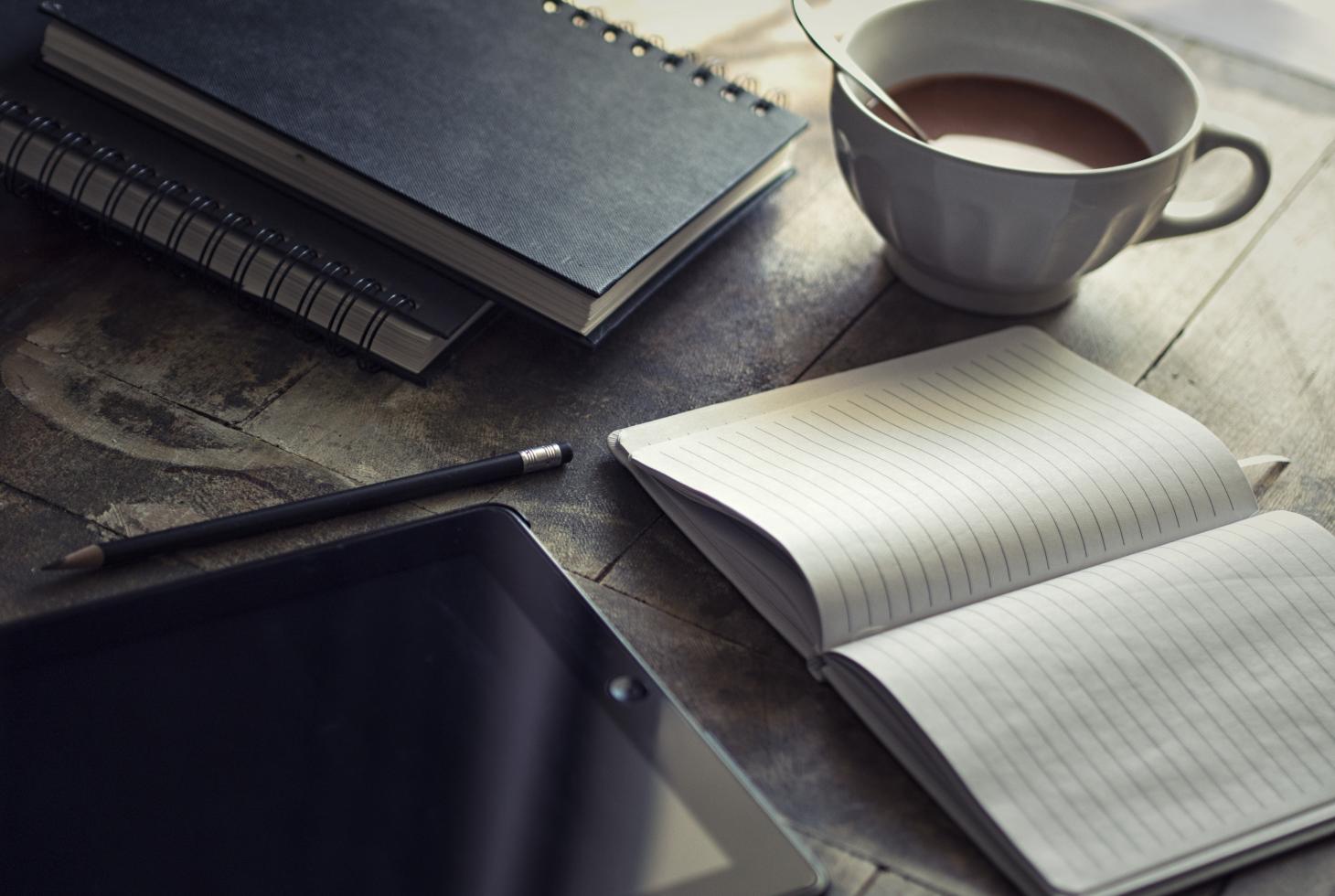 Zakelijk materiaal met koffie